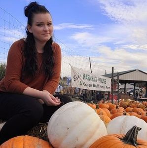 Meet your Posher, Isabella